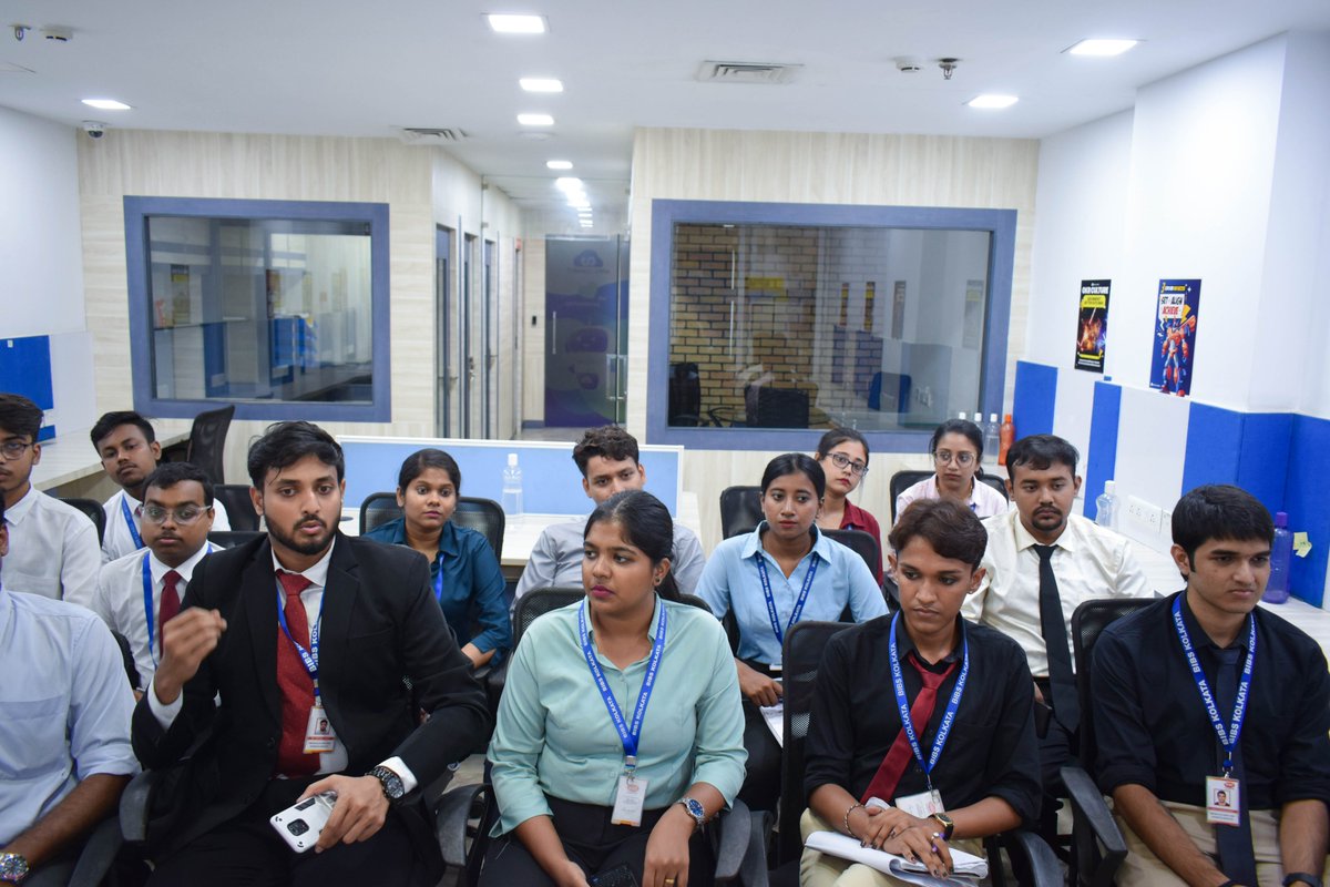 appseconnect's tweet image. We had a lovely time hosting a bunch of bright students from BIBS for a session on #digitalmarketing. 📈💡

Jhilik, VP of Marketing, took the stage and delivered an insightful #session &amp;amp; our Marketing team had a blast answering all their questions🙌

#IndustryVisit #B2B #SaaS