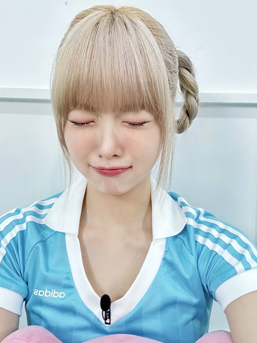 #은채의스타일기
300만 뷰 기념 은채의 눈물셀카🥲 배달왔습니다~
앞으로도 거침없이 성장해 나가는 ⭐은채의 스타일기⭐
기대 많이 해주세요🫶

<a href="/le_sserafim/">LE SSERAFIM</a>

#HONGEUNCHAE #홍은채 #Studiok

📺youtu.be/x9OePDDwQ_Y