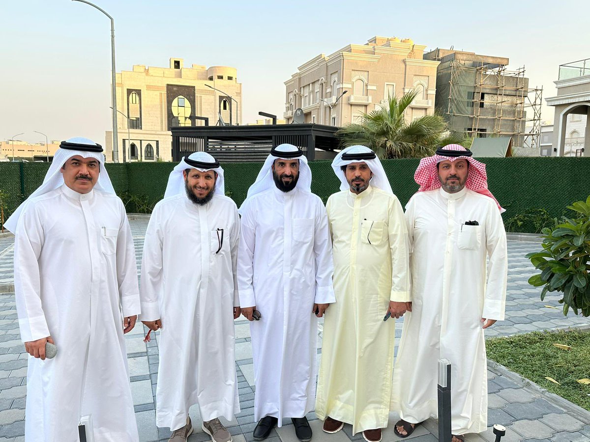 Kuw5201's tweet photo. كما أستعرضوا الحلول المناسبة ومنها الإسراع في طرح مشروع طريق ٦,٥ 

إذ يثمن مجلس الأهالي إهتمام الفاضلين الجمهور والعصيمي وحرصهم على رفع كل المعوقات التي يعاني منها سكان منطقة #غرب_عبدالله_المبارك في القريب العاجل .
٢/٢ https://t.co/wNw6XJ1ZQj