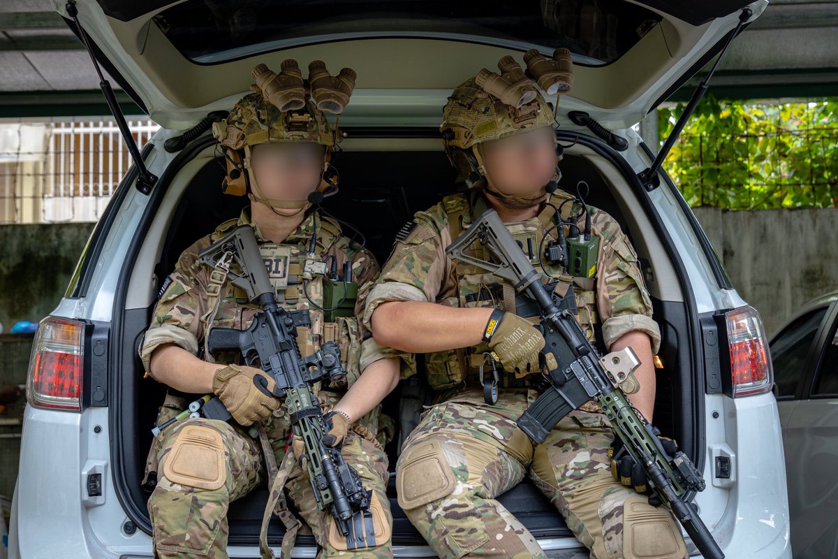 | 24/9/2023|

FBI HRT Blue Team - FBI SWAT SanDiego
#FBI #fbihrt #fbihrtloadout #sandiegoswat #fbiswat #fbihostagerescueteam,  #reenactment #airsoftloadout #airsoftvn #airsoft
#avs #jpc20 #mk4geissele #multicam #tmc #cryeprecision #emersongear #fma