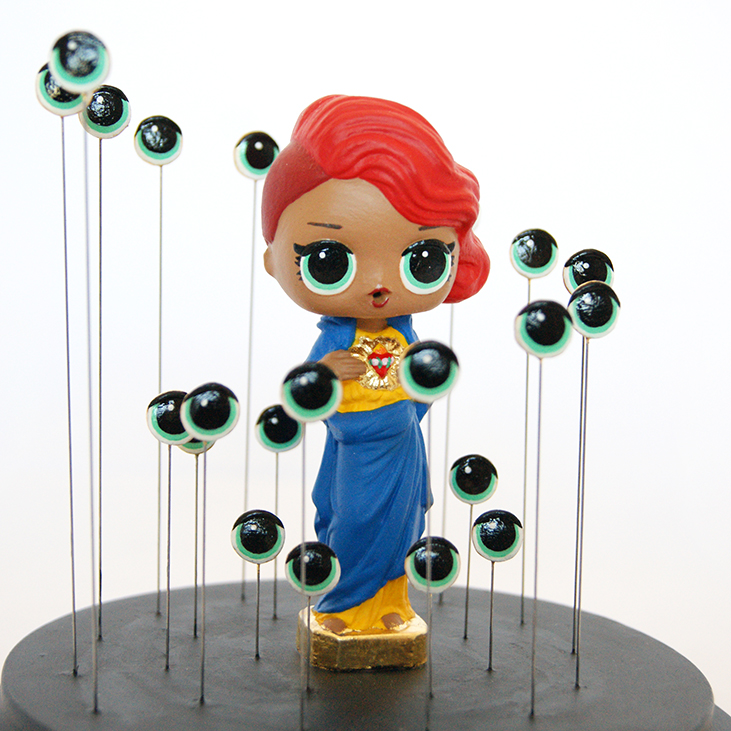 On continue les révélations avec WTF (Why That Face), une  petite pièce sous globe de 20 cm, visible à l'expo "La chambre" à la <a href="/AlbaneGalerie/">GALERIE ALBANE</a>​.