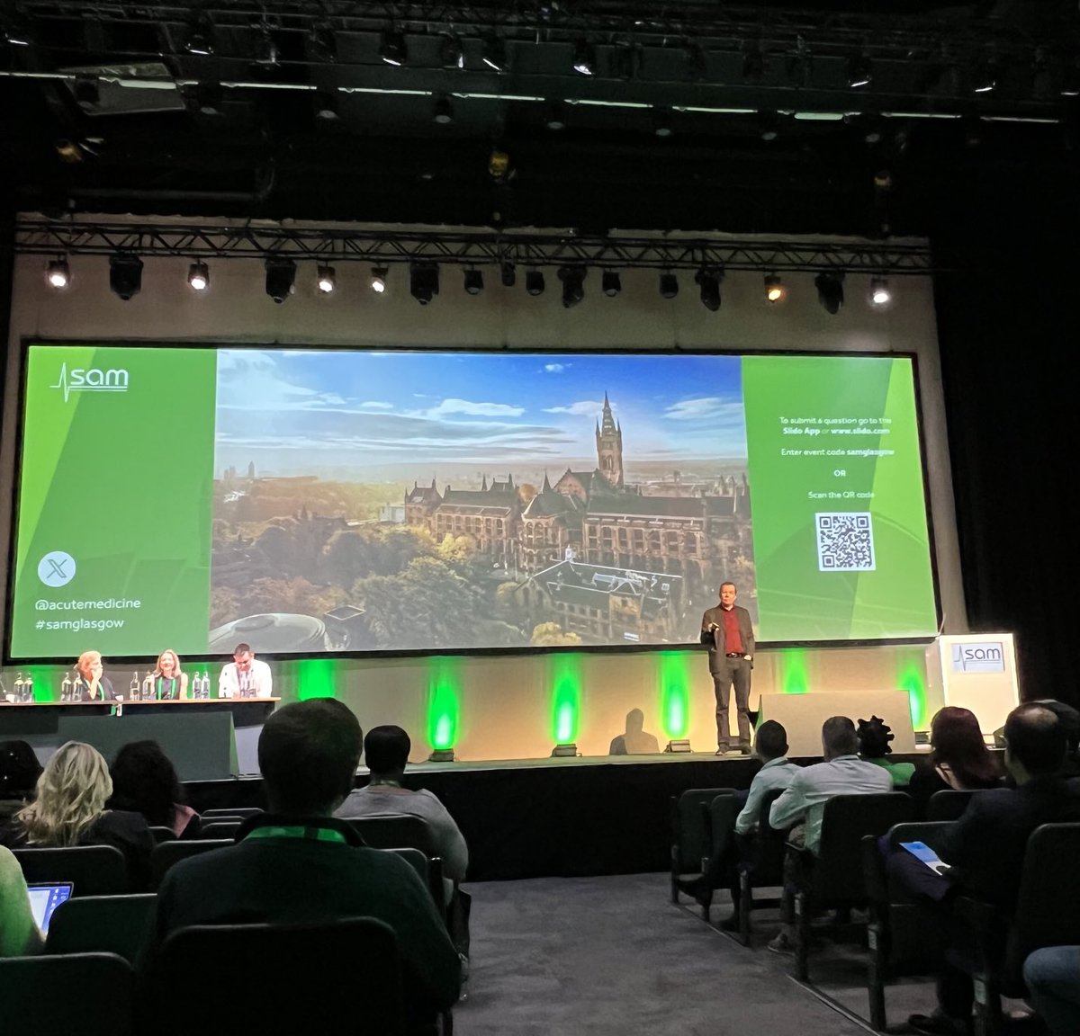 #samglasgow warmly welcomes ⁦@jasonleitch⁩ to the first plenary discussing how to reduce inequalities in health outcomes. Great to have you back in the SAM family!