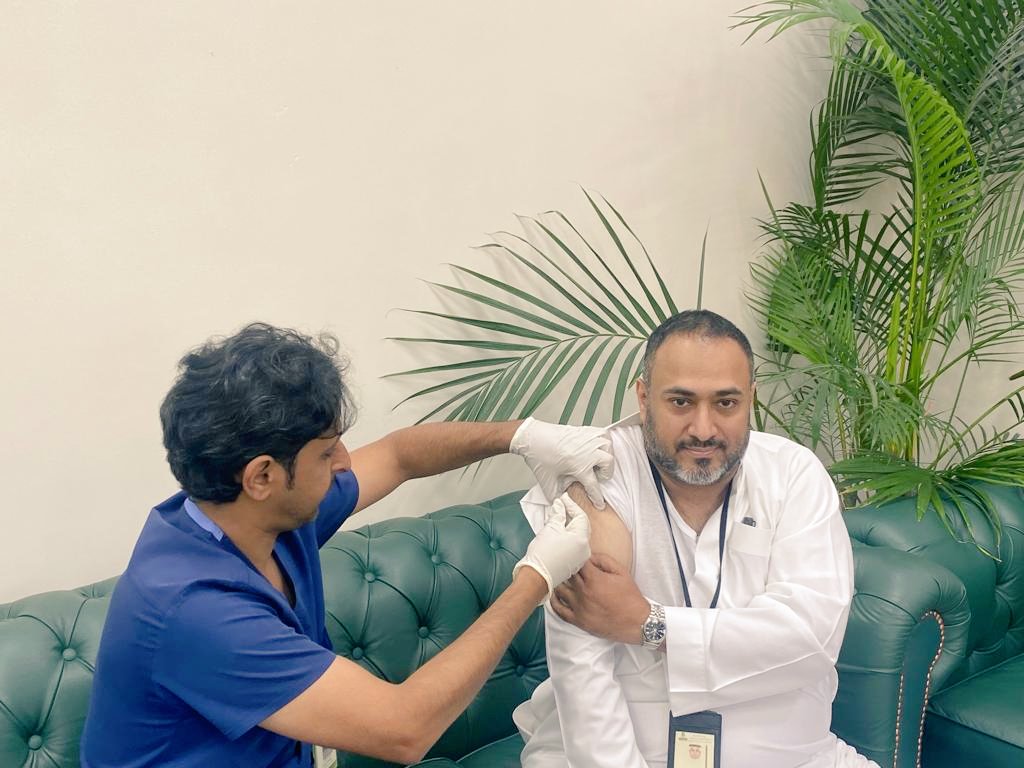 إنطلاق حملة التطعيم ضد #الانفلونزا_الموسمية  في #مركز_الخدمات_الطبية_الجامعي 

البدء في تطعيم الكادر الطبي والإداري لجميع المنسوبين.