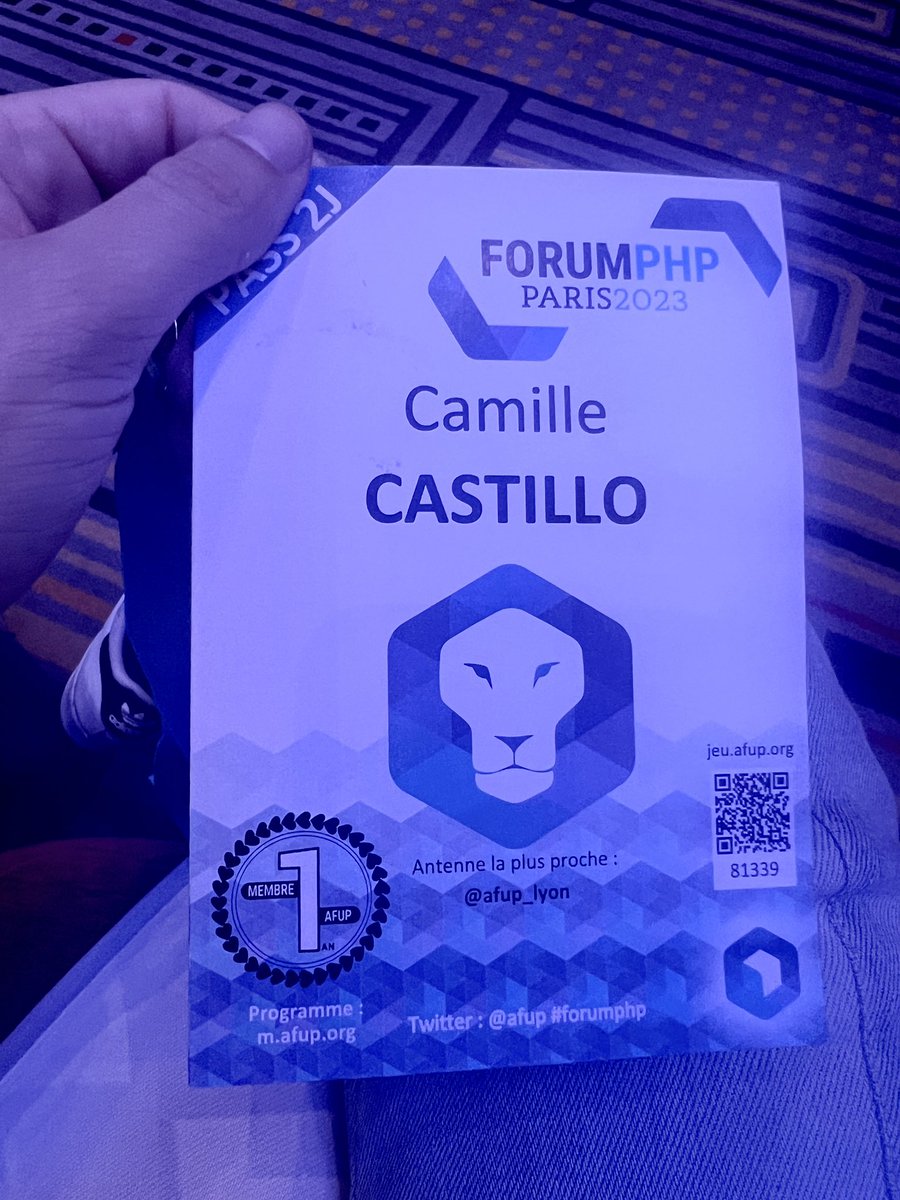 Floos_void's tweet image. Ça y est j’ai mon badge, c’est parti pour deux jours avec le #ForumPHP2023, n’hésitez pas à venir discuter 🗣️ ✨
#ForumPHP @afup