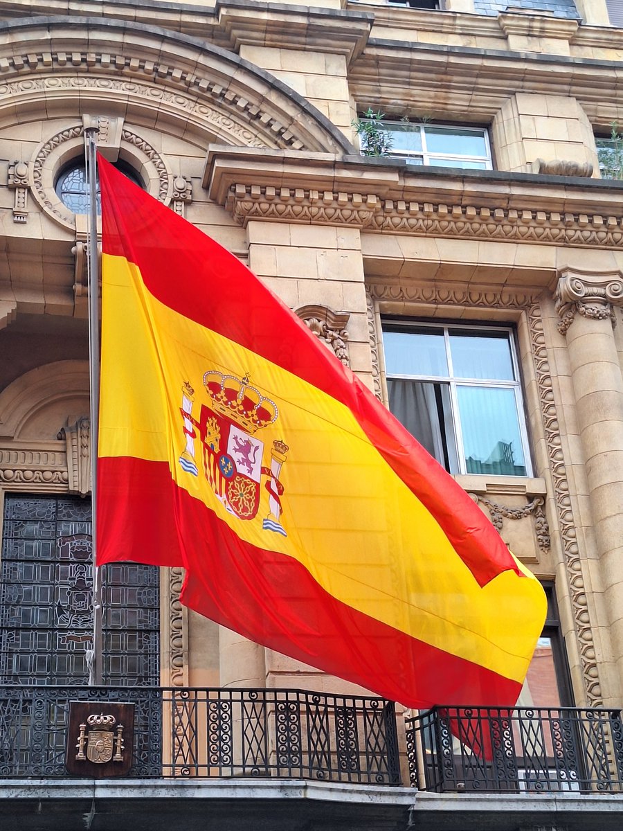 🇪🇦 VIVA ESPAÑA 🇪🇦
#12octubre
#FiestaNacional
#12Octubre1492
#VirgenDelPilar
#DiaDeLaHispanidad