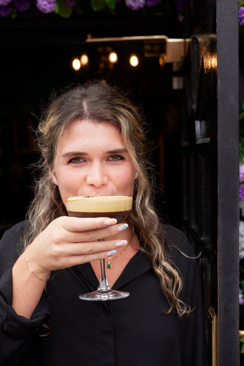 Fancy some cocktails this weekend? 

You can book a table for drinks on our website. 🍸 

Parlour open until 11pm Friday &amp; Saturday. 💃🏾