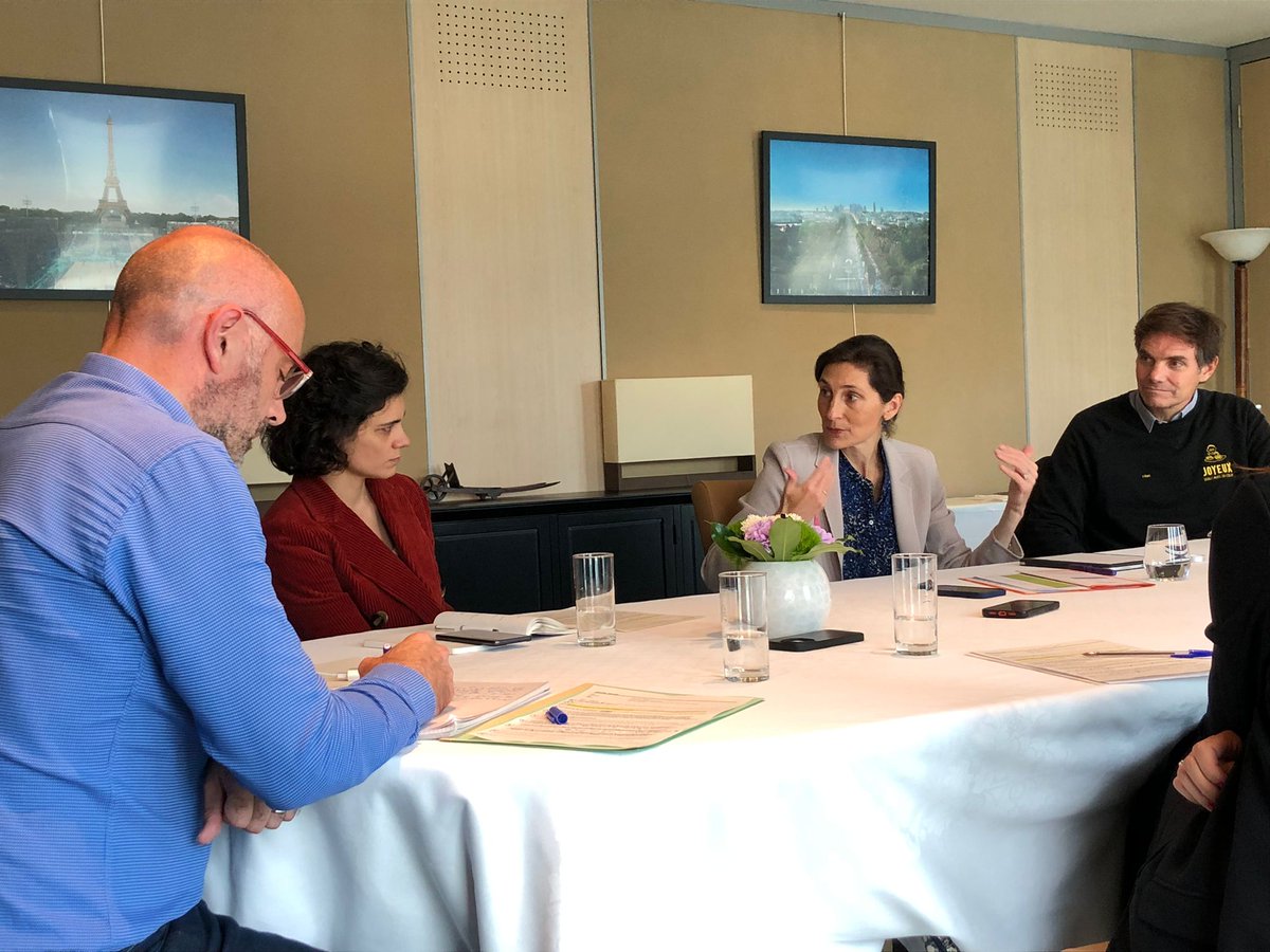 #Presse 🗞️| Jeudi dernier, la rédaction du Parisien Eco et <a href="/mavielnicolas/">Nicolas Maviel</a> ont permis à 3 entrepreneurs et l'entreprise <a href="/enedis/">Enedis</a> que nous accompagnons d'échanger avec la Ministre des Sports <a href="/AOC1978/">Amélie Oudéa-Castéra</a> sur les enjeux environnementaux, d'inclusion, et de recrutement en amont des #JOP24