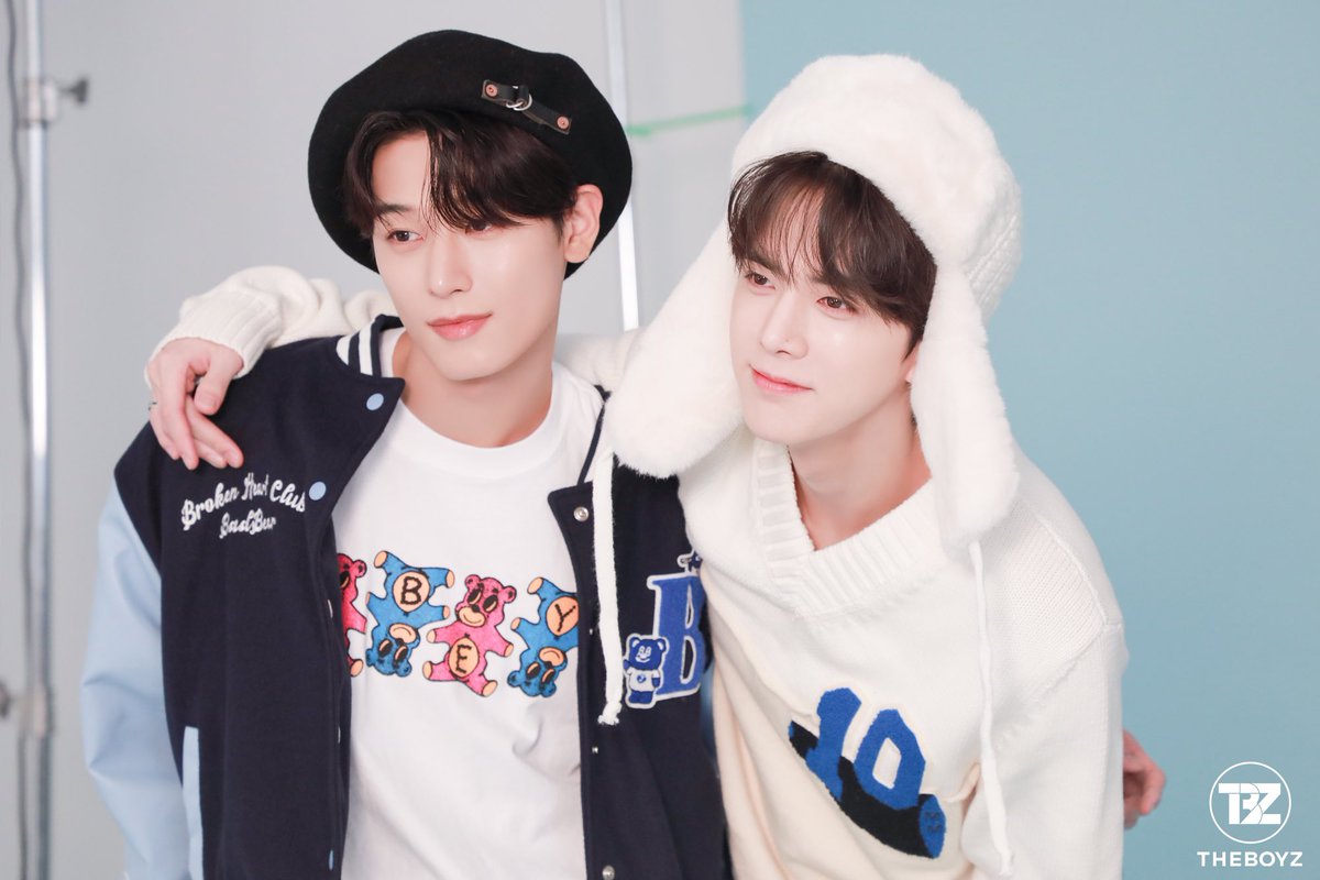 [📸][THE BOYZ] 영훈·주연 더마토리 광고 촬영 비하인드

🤍 naver.me/5qaR0gYc

#THEBOYZ #더보이즈