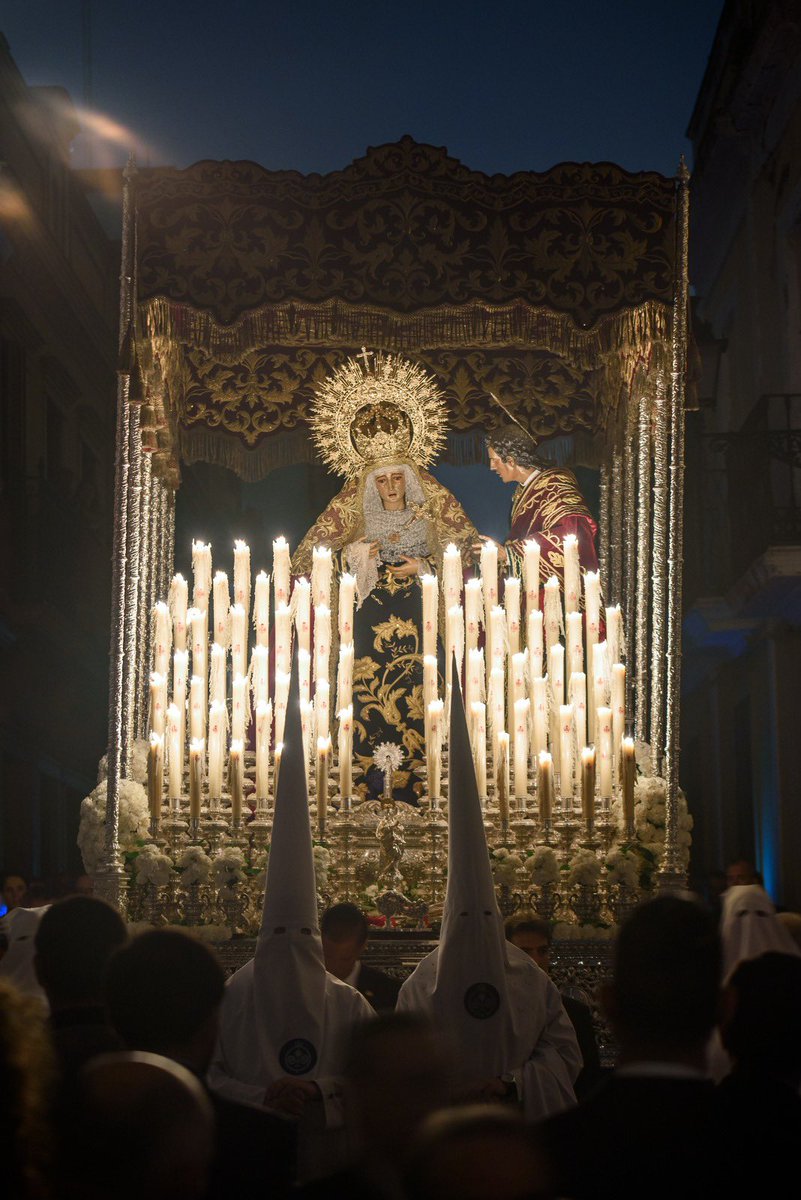 DÍA DE LA HISPANIDAD 🇪🇸|

🙏🏼Bajo tu amparo nos acogemos, santa Madre de Dios, no desoigas la oración de tus hijos necesitados; líbranos de todo peligro, ¡Oh siempre Virgen, gloriosa y bendita!

¡Feliz día de la Virgen del Pilar! ¡Feliz día de la Hispanidad!

📸 Fran Baños