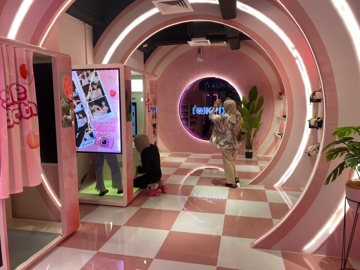 New outlet open at Paradigm Mall JB! <a href="/frameeventMY/">🎞️ photobooth frame MY (slow)</a>