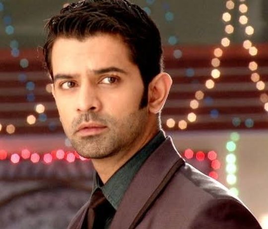 timepasshai's tweet photo. 1~ Arnav Singh Raizada or Shivaay Oberoi https://t.co/4lo6Jz2tVN