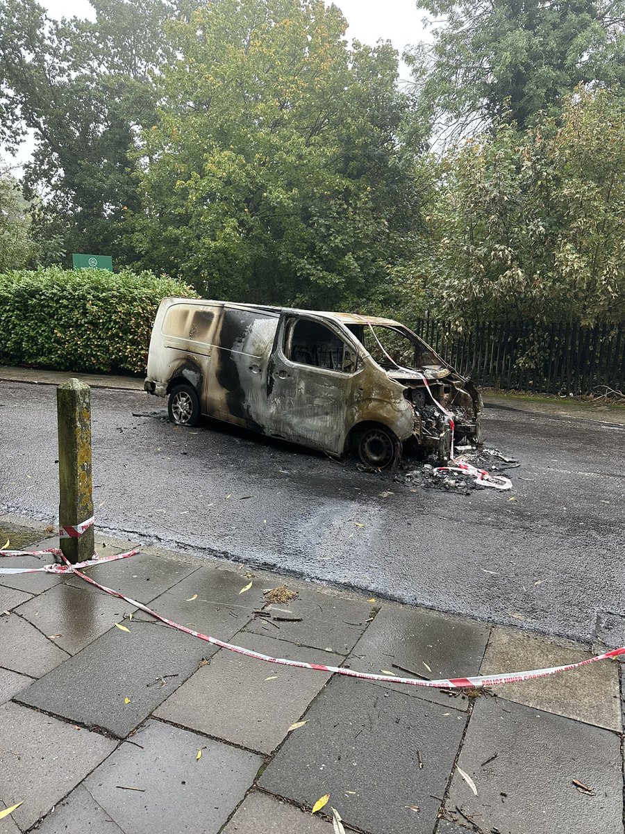 Day 4. <a href="/Royal_Greenwich/">Royal Borough of Greenwich</a> haven’t acknowledged any tweets, let alone done anything about it. I’ve watched 3 lorries drive up on the pavement and scrape the SAFETY bollards this morning in the space of 5 mins. Yet again, Shooters Hill ignored. <a href="/iviswill/">Ivis Williams</a> <a href="/DanLThorpe/">Dan Thorpe</a> <a href="/MrOkereke/">Cllr Anthony Okereke</a>