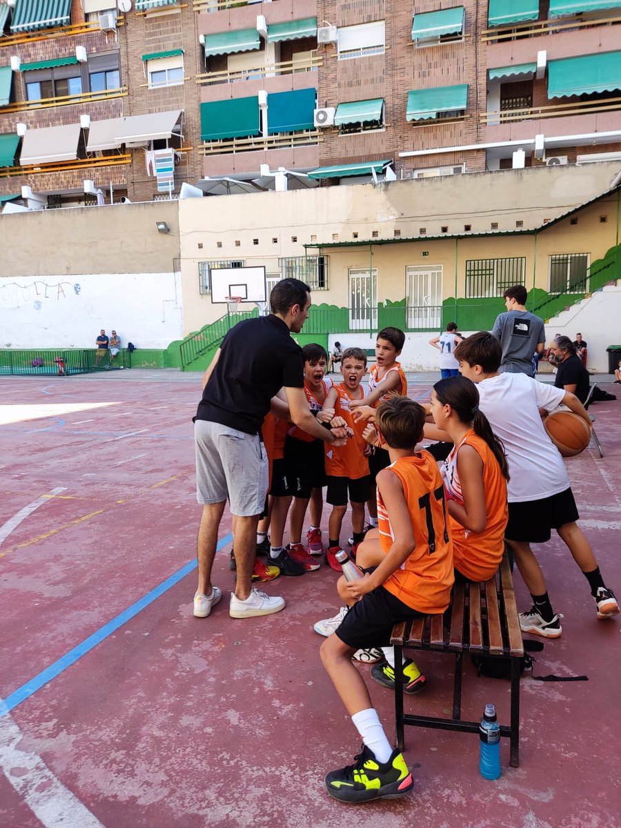 MalillaCb's tweet photo. Alevin A 48-87 Torrent B

Último partido amistoso de cara al arranque de liga. Vamos aumentando poco a poco el nivel conforme transcurre el partido y en el último periodo una serie de buenas defensas y canastas encajadas hacen que acabemos con buenas sensaciones https://t.co/5agwfAIWWq