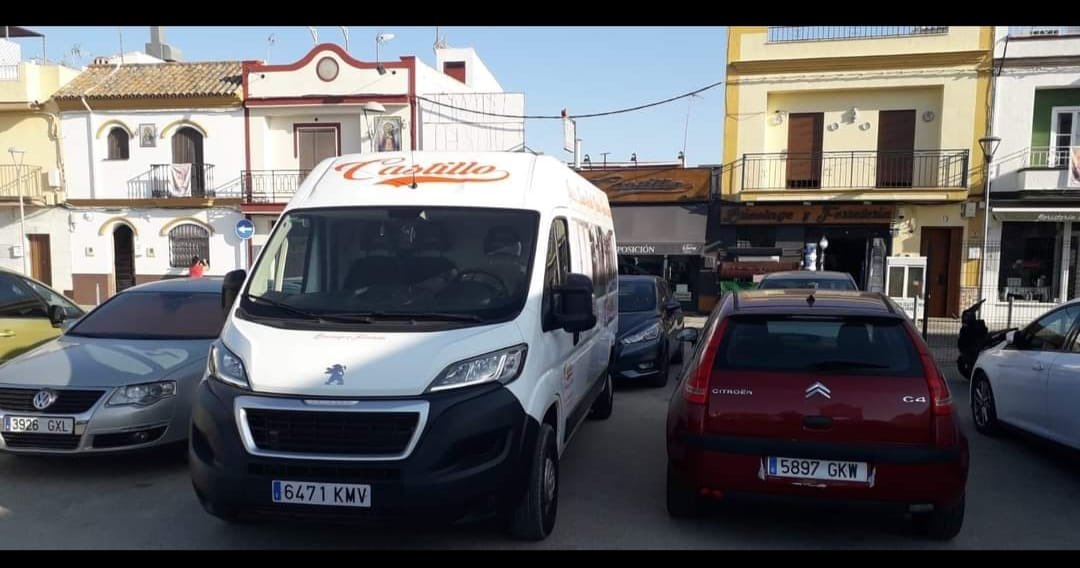 Atención robo de una furgoneta en Mairena del Aljarafe. Rotulada con “Bricolaje y Ferretería Castillo” Peugot Boxer. Matrícula 6471KMV 
Cualquier noticia llamar al 617 470 524 Francisco o mensaje en el 670 940 200 de @AndaConVigorra 
A encontrarla