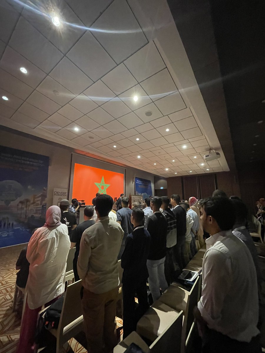 One minute of silence in memory of the people that have lost their lives in the earthquake that hit Morocco on the night of the 8th of September. #devoxxma