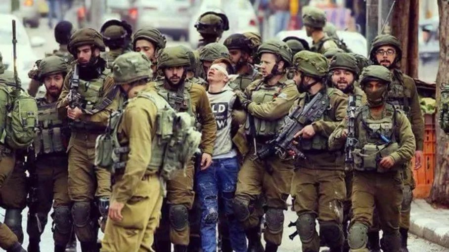إن صهيون لا تفقه للسلام لغتاً 
فردوا عليهم بالغة التي يفقهونها

كانوا مسلحين و يخشون عُزّلاً 
فلن يَسلموا في ارضٍ ثار فرسانها 

هم أجبَنَ من ان يصارعوا طفلاً 
فكيف في ساحاتٍ حضر ابطالها 

#طوفان_الاقصى_ #غزه_تقاوم