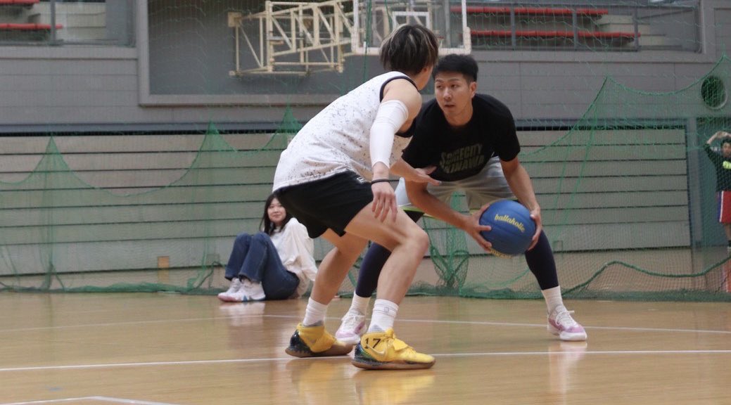 urasaki02137's tweet photo. 九州クラシック　準決勝‼️
沖縄VS鹿児島　⬇️🏀
https://t.co/YaWS5t5eIC https://t.co/4YqAWZGXgm