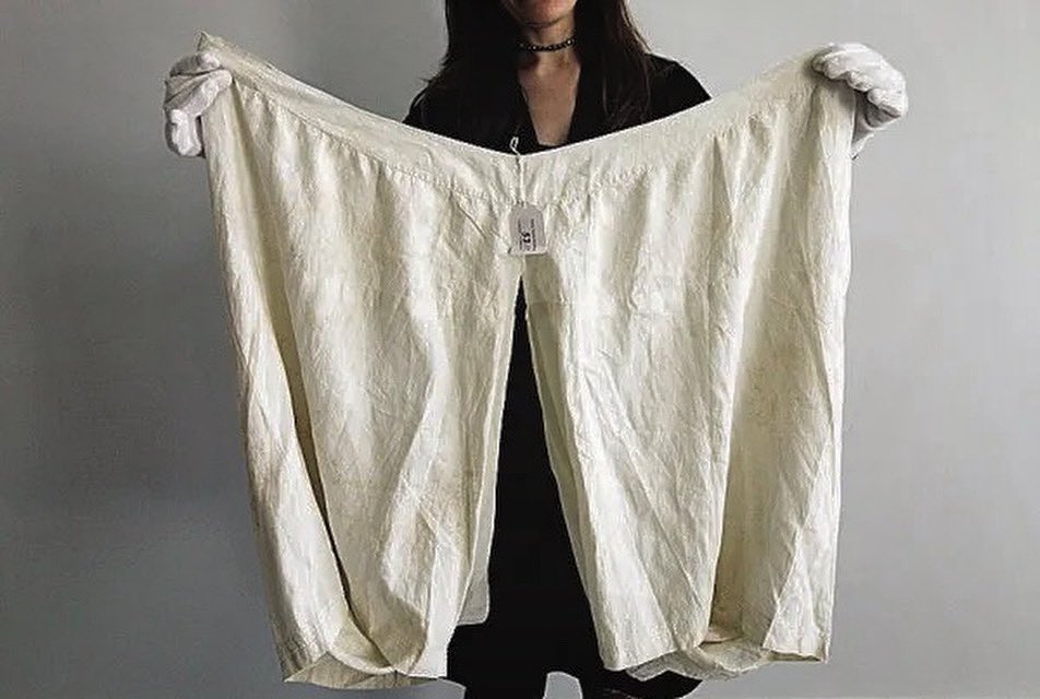 Would you pay $14,600 for an old pair of underwear? Probably not. But how about if they were owned by Queen Victoria?

barnebys.com/blog/top-10-we…