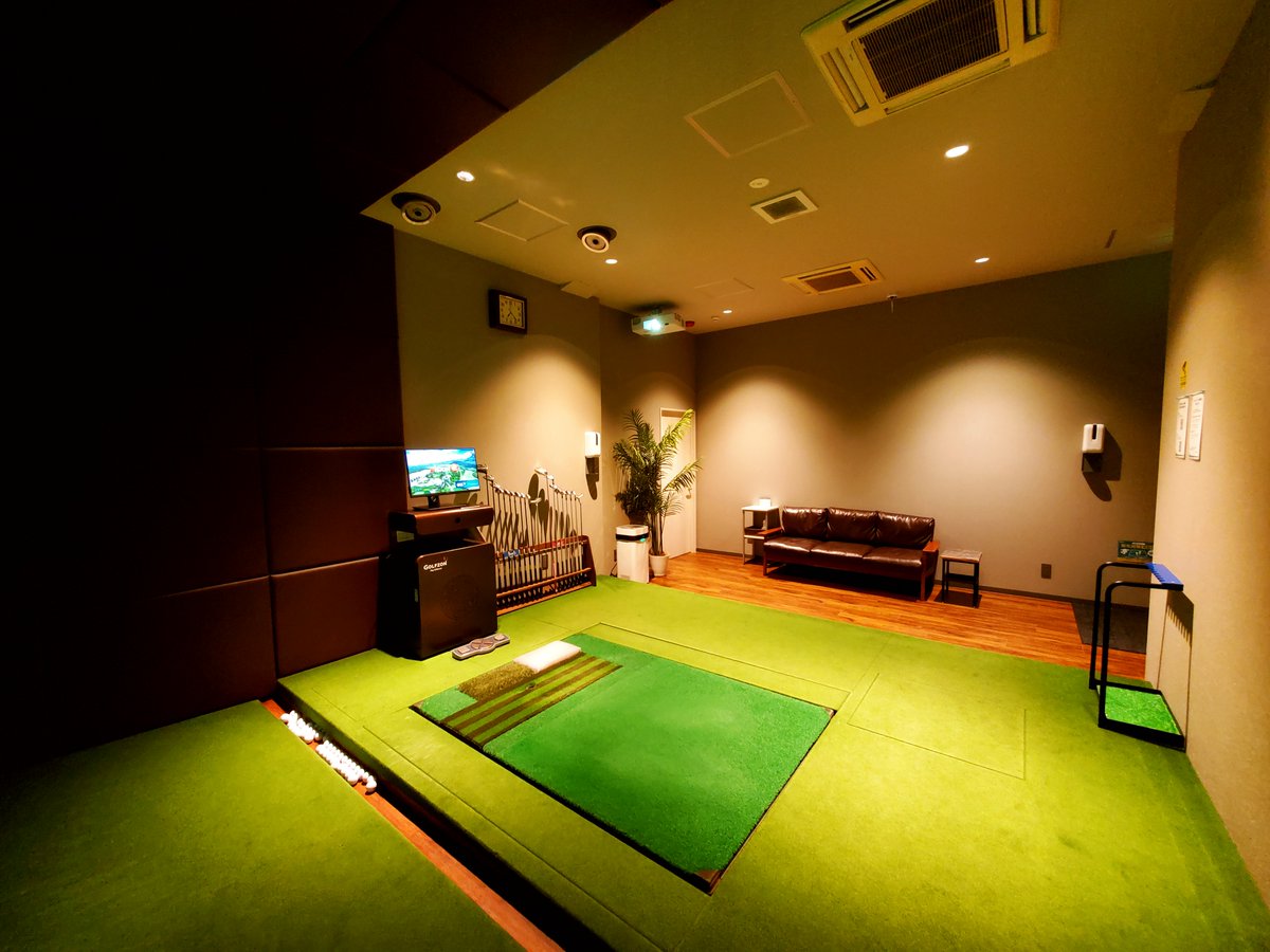 T_Chariot's tweet photo. キャリオット株式会社では東京都中央区で完全個室のインドアゴルフ練習場を運営しております。
無料体験・見学を受け付けておりますので、以下Webページよりお申し込みください。
写真は練習場の中の写真になります。
#ゴルフ練習場

日本橋ゴルフ俱楽部
https://t.co/ZfDCOF5ykR https://t.co/UTgnpMiNSY