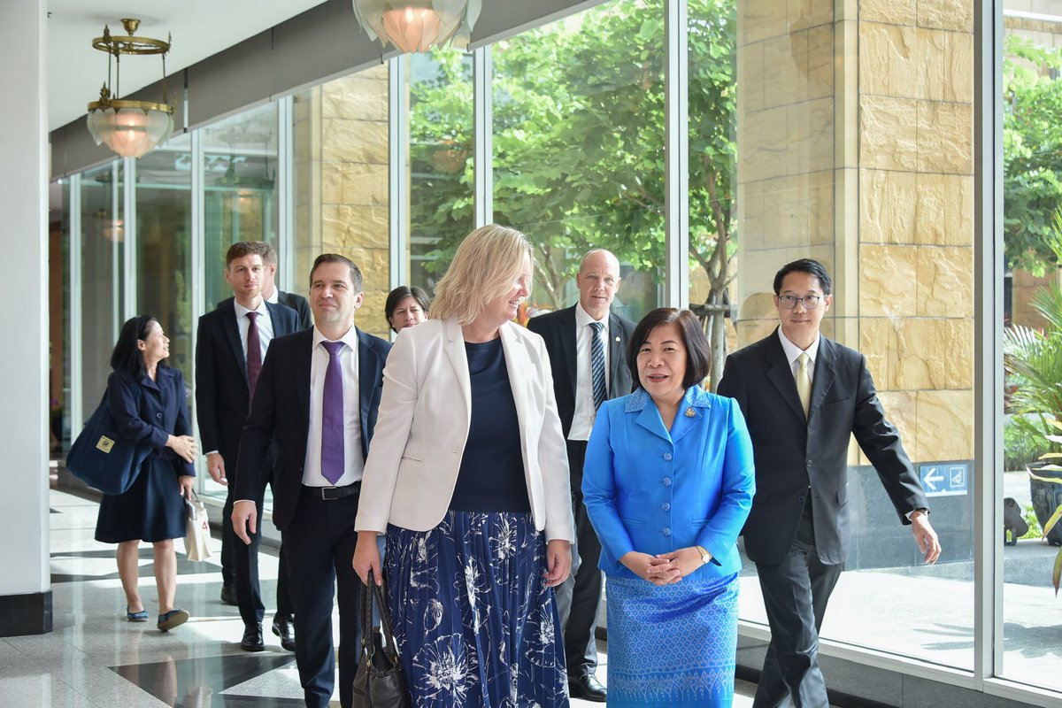 DKAMBinThailand's tweet photo. Today @directorDKtrade led 🇩🇰team in political consultations with @thaimfa. Huge potential for increased collaboration especially on the green agenda. Constructive discussions on human rights/democracy, trade and investment and regional/global developments of importance to 🇩🇰+ 🇹🇭 https://t.co/E3omLXZDJH