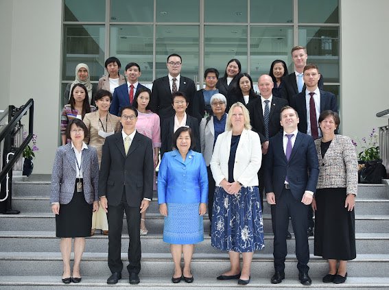 DKAMBinThailand's tweet photo. Today @directorDKtrade led 🇩🇰team in political consultations with @thaimfa. Huge potential for increased collaboration especially on the green agenda. Constructive discussions on human rights/democracy, trade and investment and regional/global developments of importance to 🇩🇰+ 🇹🇭 https://t.co/E3omLXZDJH
