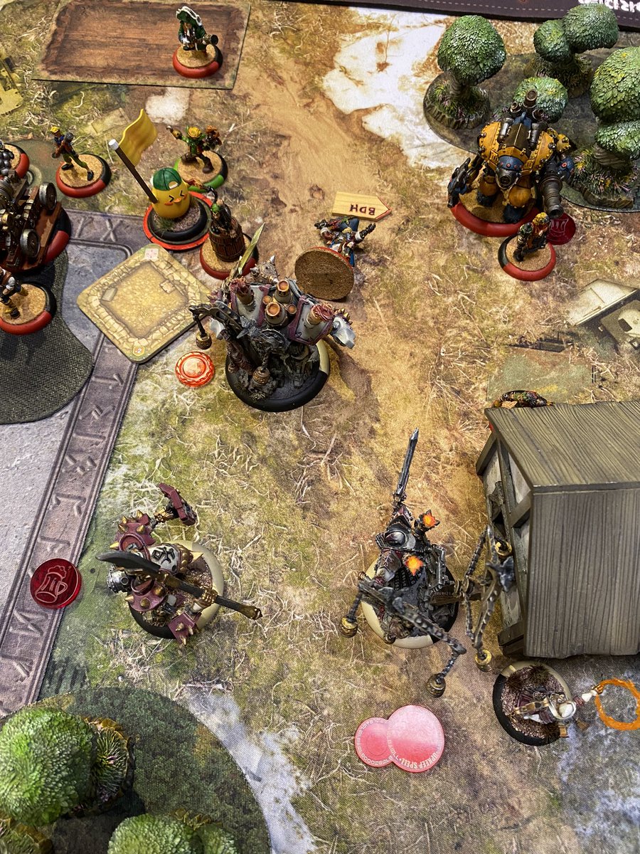 OrosWu's tweet photo. Engine of Destruction Reznik1 killed Galleon under Batten Down the Hatches, triggered Scourge of Heresy’s bond movement, then it charged and assassinated Bart with POW 23/21 swings. #warmachine #warmahordes #warmachinehordes #protectorateofmenoth #ウォーマシン https://t.co/E3yDu5qiwg