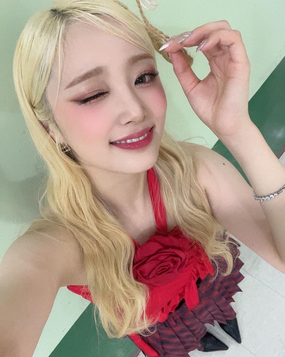 Lightsumstagram's tweet photo. Hina's IG Update

"Comeback showcase completed successfully ❤️
I'm looking forward to Honey or Spice with Sumit (˶> <˶) ♡"

#LIGHTSUM #라잇썸 #HINA #히나 @CUBE_LIGHTSUM https://t.co/yXeclhe8fG