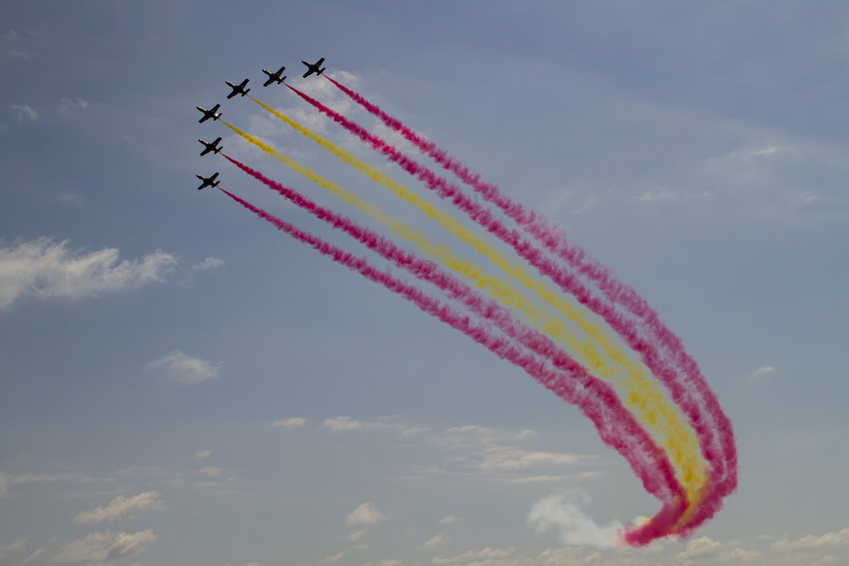 Día de la Hispanidad. 🇪🇦

#DiaDeLaHispanidad 
<a href="/patrullaguila/">Patrulla Águila</a> 
<a href="/EjercitoAire/">Ejército del Aire y del Espacio</a> 
<a href="/TorreMarAirshow/">TorredelMarAirshow</a>