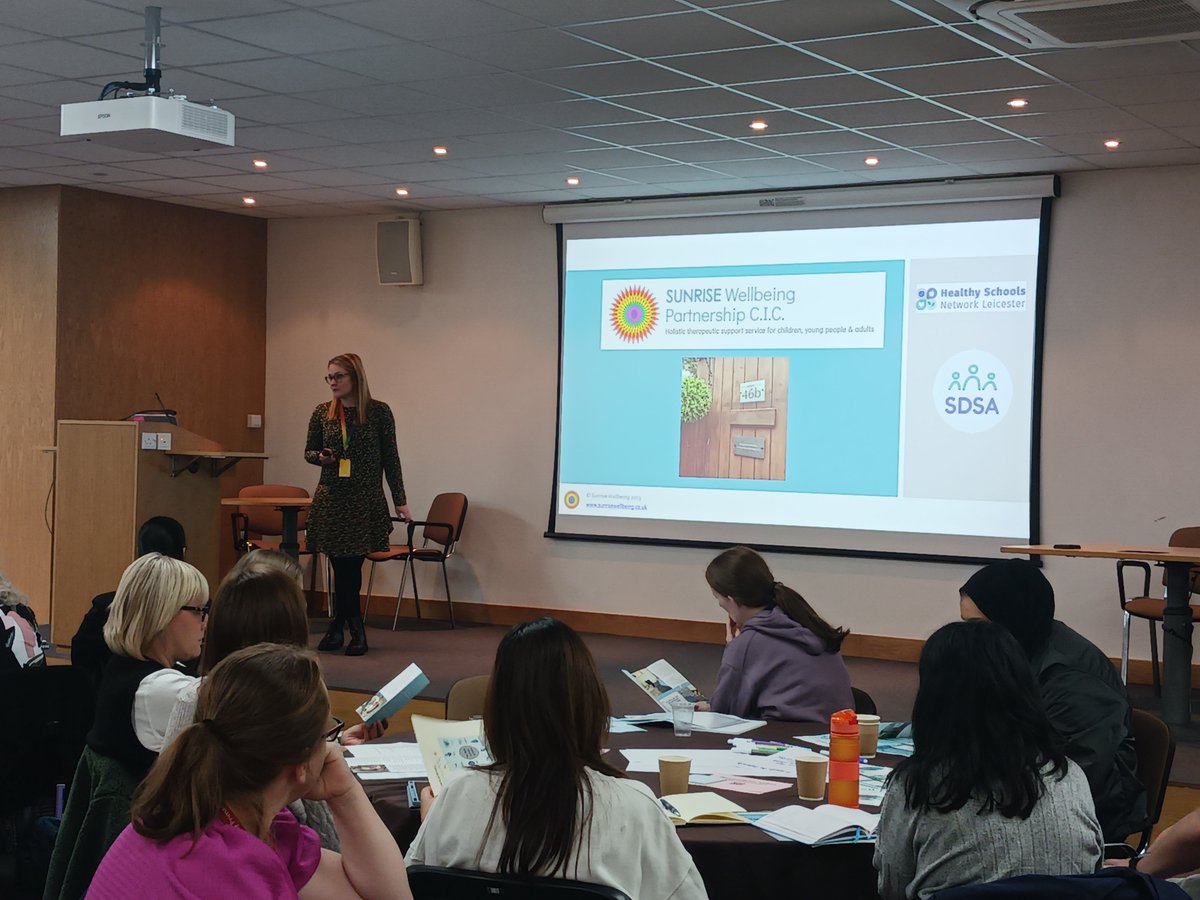 Shelly from @sunrisewbeing leading the session this morning at our first HSN Conference of the year