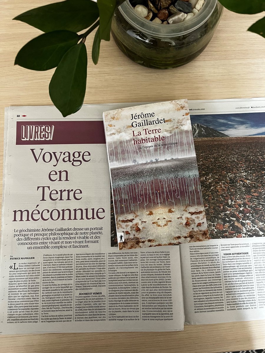 🗞️"J.Gaillardet dresse un portrait poétique et presque philosophique de notre planète" 
Dans <a href="/libe/">Libération</a> aujourd'hui, un article sur "La Terre habitable" de <a href="/JrmeGaillardet2/">Jérôme Gaillardet</a>, "un des livres les plus inspirants qui aient été écrits récemment sur [...] la Terre"
🌍editionsladecouverte.fr/la_terre_habit…
