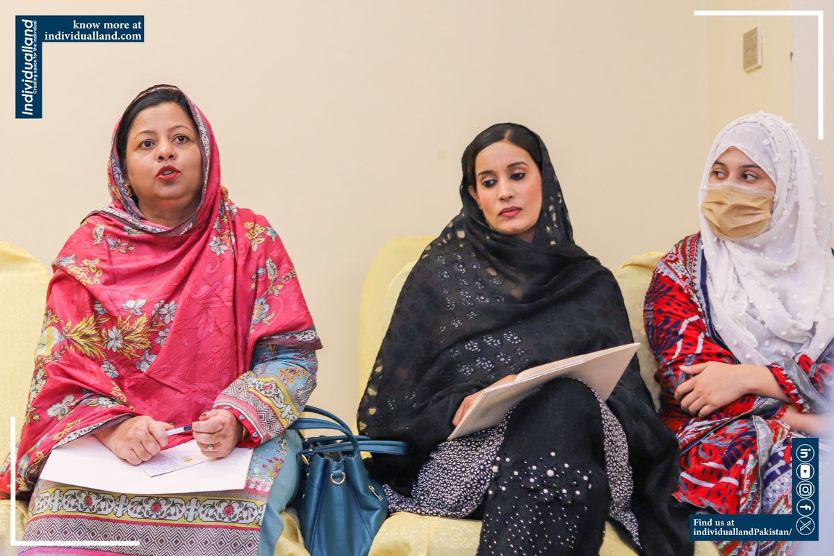 individualland's tweet photo. Our recent two days training on Fact-Check in Peshawar with journalists of #Khyber Pakhtunkhwa. We discussed fact-checking techniques, media ethics, and the importance of accurate reporting. Here's a glimpse of our participants in action.🧵 https://t.co/6NSetiRBFp