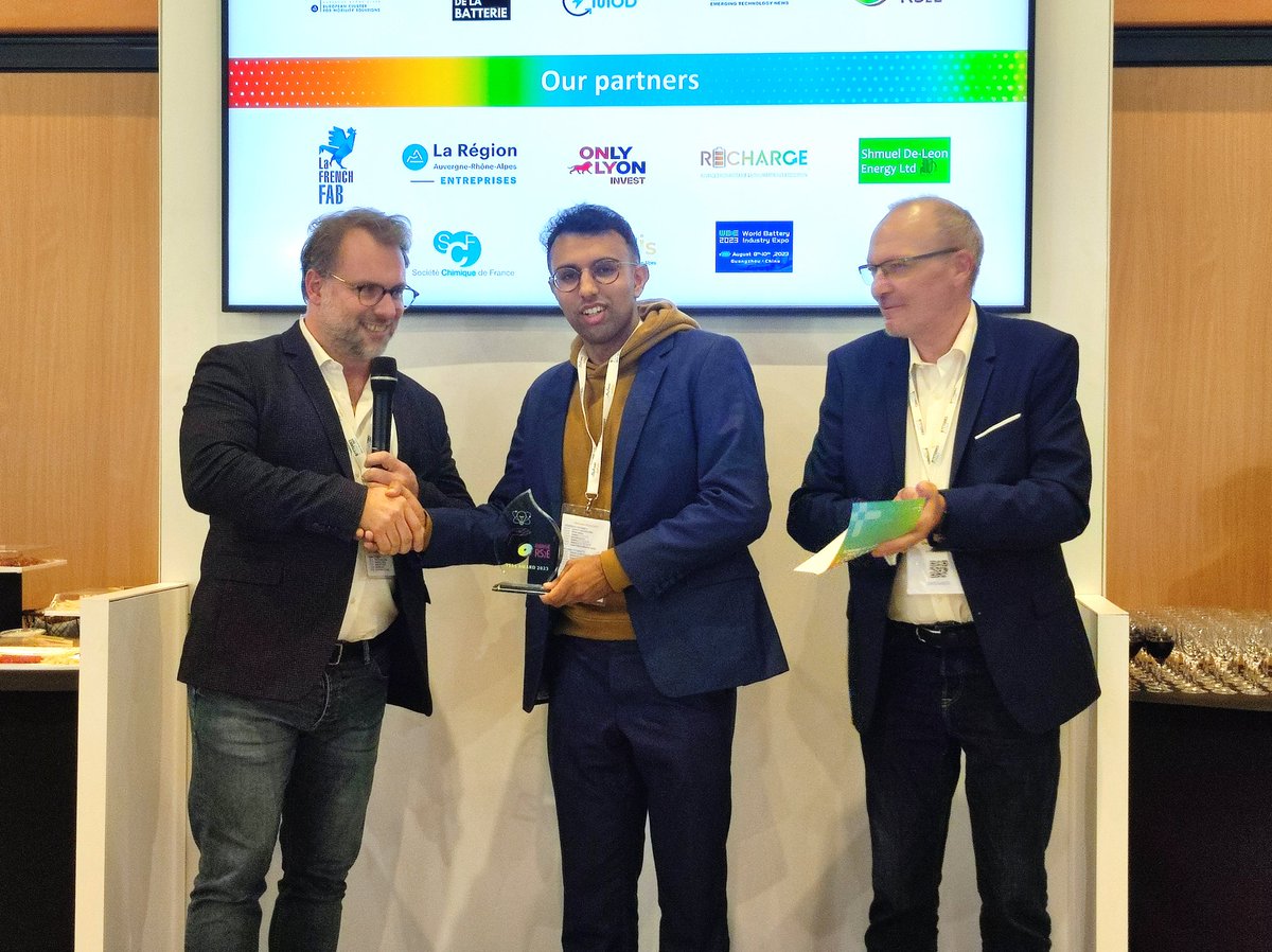 EnergyRS2E's tweet photo. #YessAward 2023 Congratulations to the winner @raj_pandya93 
Thanks to our partners @BatteriesEvent @reseauSCF @Arkema_fr
@cdf1530 @lkb_lab @CSElab_Paris @Cambridge_Uni https://t.co/FyfBd3pKQs