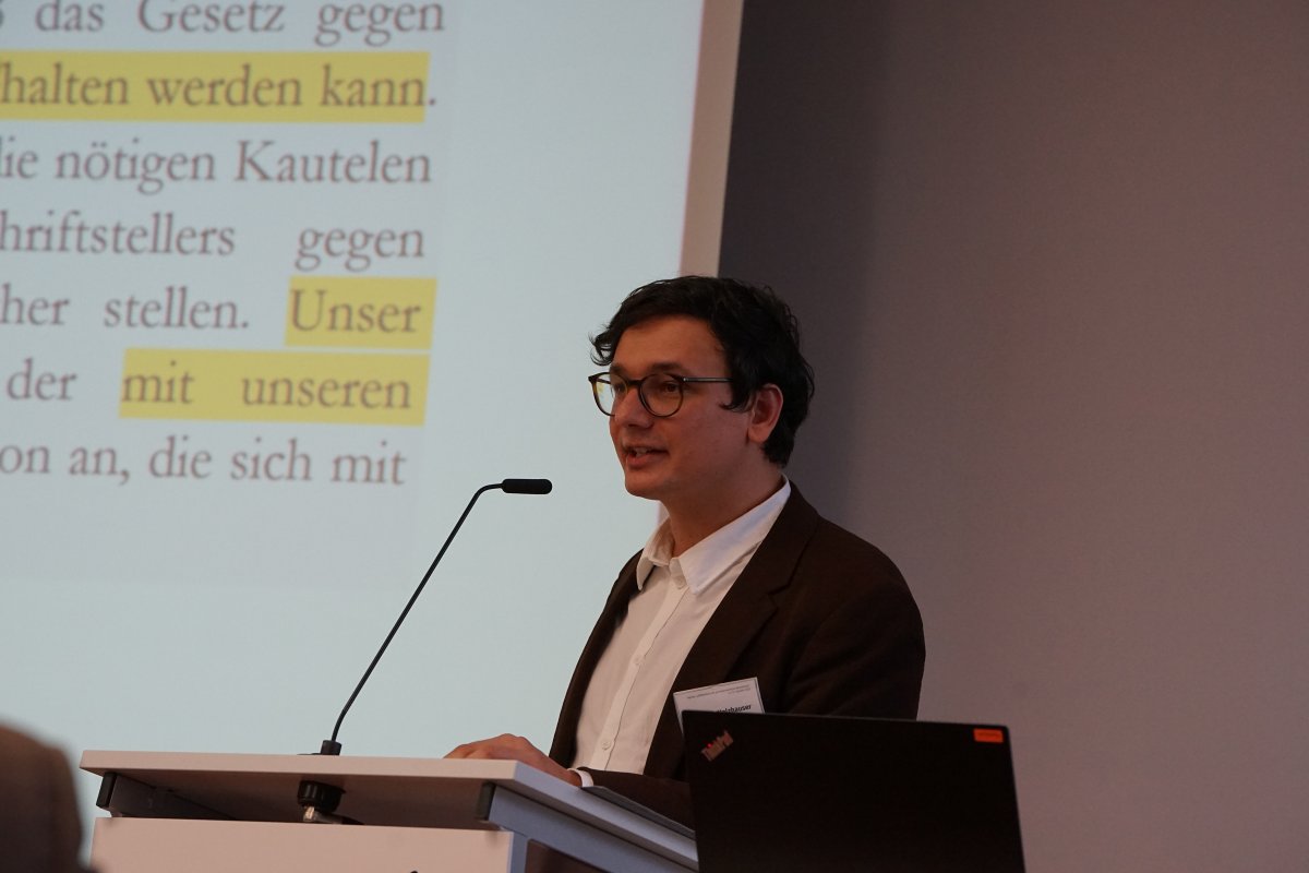 THK|Lobbyismus🏛️Thorsten Holzhauser @hausheuss @th_holzhauser über (Kein) Interessensvertreter im Parlament: Der Reichstagsabg. #theodorheuss. 👉Heuss kritisiert Einfluss von Verbänden auf Parlement, solche 'Sonderinterssen' untergraben die Autorität des Staats. #lobbyismus