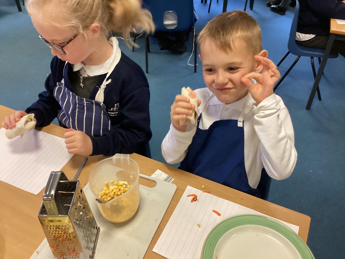 KatieManoy tweet media