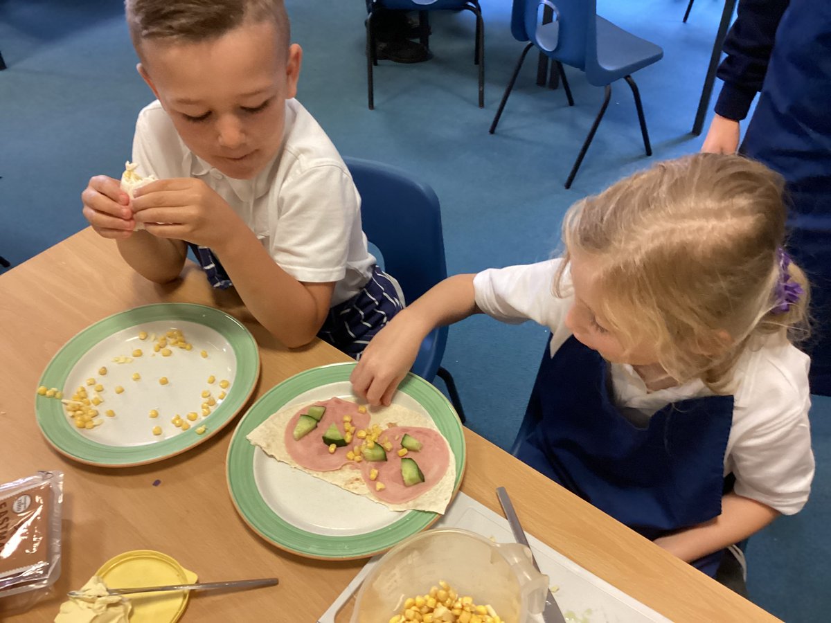 KatieManoy tweet media