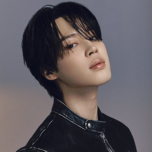 tracklist's tweet photo. DIA DELE! Hoje é o aniversário do Jimin, do BTS, que completa 28 anos 🎂

#HappyBirthdayJimin #HappyJiminDay https://t.co/rGlNWhnkYI