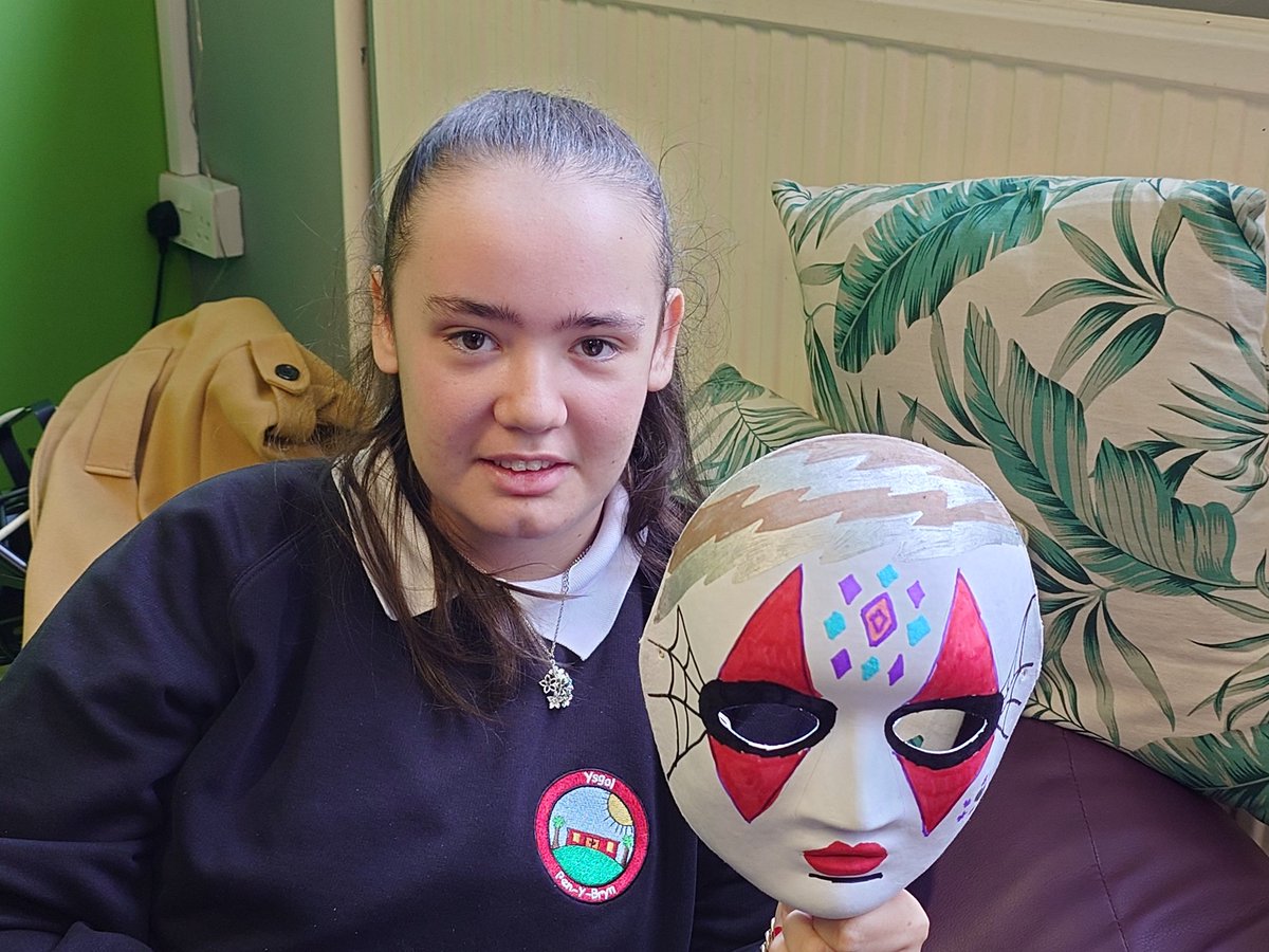 Ysgolpenybryn's tweet image. Our Key Stage 5 Film Skills group researched different #Doctorwho masks in this morning&apos;s lesson. The group then had a go at creating their own fantastic #Doctorwho mask designs! @MIKECOLLINS99 @intofilm_edu @ScreenAllianceW @WG_Education @fineartswansea
