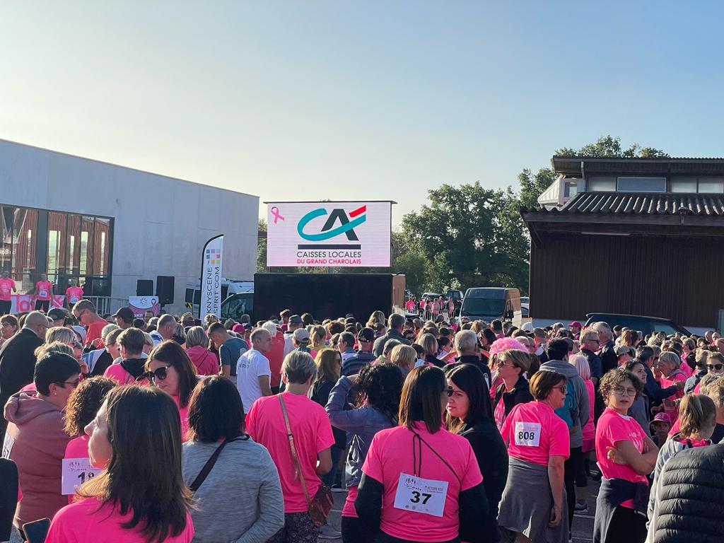 Notre mobilisation pour #OctobreRose continue ! Premier jet des clichés réalisés 📸 en ce début de mois à l'occasion des nombreuses initiatives locales soutenues. On lâche rien 👏🎗