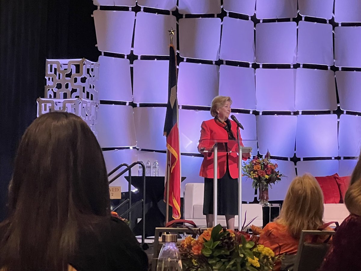 Dr. Cynthia Guadalupe Webber tweet media