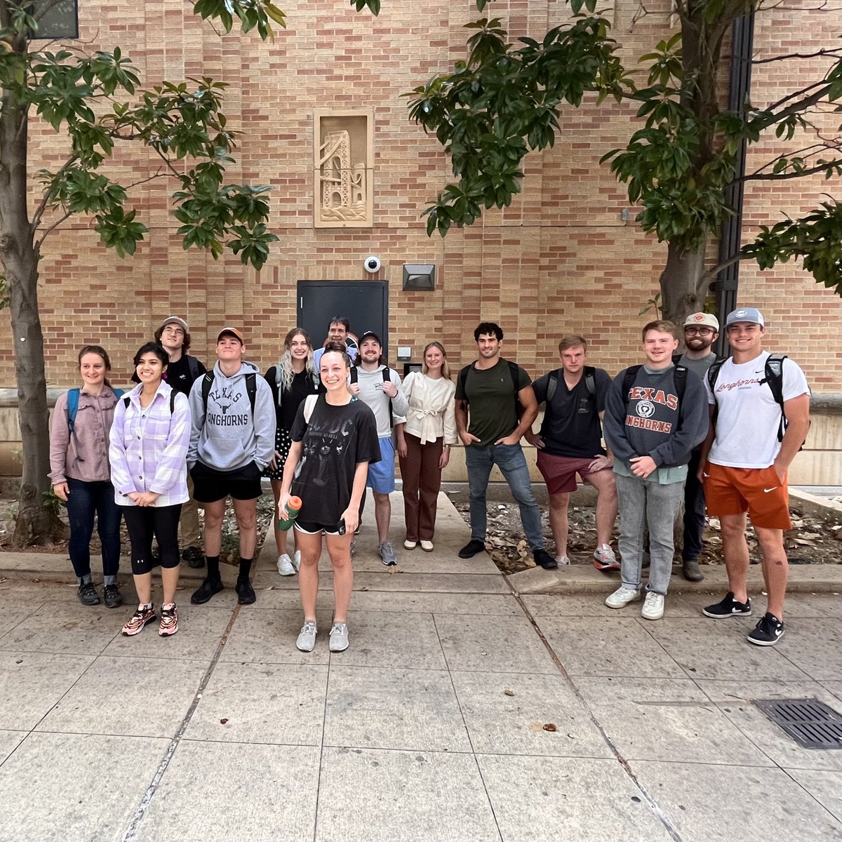 UT_Utilities's tweet photo. Thank you to the @txgeosciences students and Dr. Dana Thomas for visiting our facilities today. We had a great time discussing utilities and energy sources with these bright future leaders! #WhatStartsHere #ThePowerBehindUT https://t.co/dXdHcoaHKC