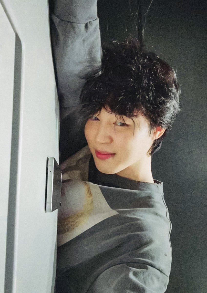 BhatKulsum99's tweet photo. It's you and me, that's my whole world.🐥🦋💜

#HappyJiminDay
#Happy28thbirthday
#HappyBirthdayJimin
 #JIMIN #JIMINDAY #Jiminie #Serendipity
#cutie #sexy #lovely
#Mimi
🎉🎁❤️😘🤩💓🫰🐥🦋💐🥳💫✨💜🤍🫶🫰 https://t.co/O853pgSfof