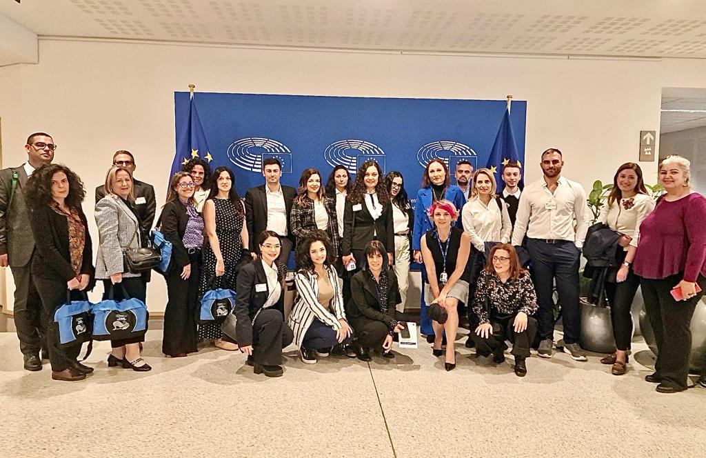 EU_reforms's tweet photo. #BuildingBridges: First ever bicommunal visit of Cypriot linguists to EU institutions! Languages bring people closer to each other and are a powerful tool to foster stronger ties between the two communities, paving the way for #Cyprus #reunification.
 🔗https://t.co/gNPSNZuwDH https://t.co/QIk8YnBkeD