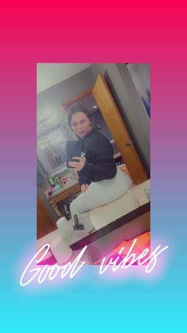 Let's get this day going. https://t.co/p0jss45ZqJ<a href="/tag/newprofilepic"class="tags"><span>#newprofilepic</span></a>
