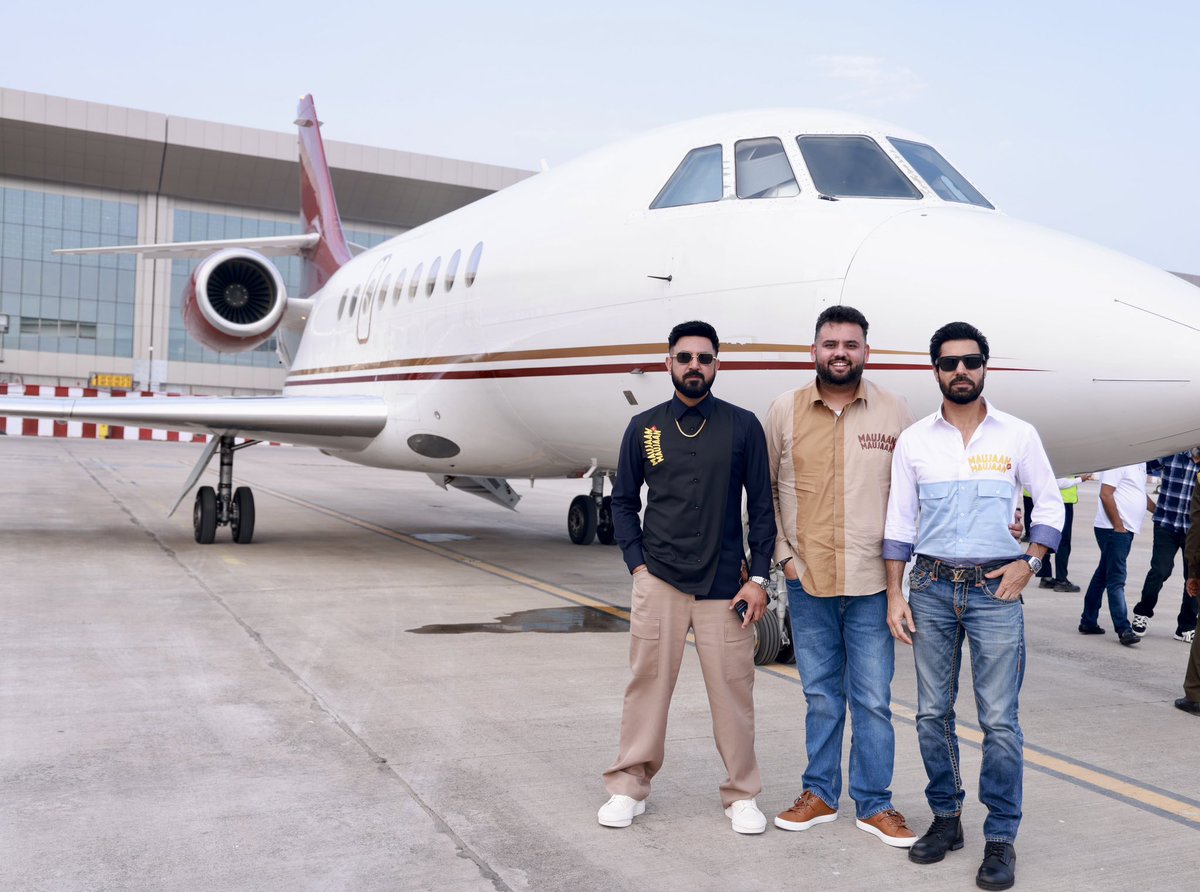 rohitjswl01's tweet photo. Gippy Grewal , Binnu Dhillon , Amardeep Grewal bangs Maujaan hi Maujaan Promotions ❤️‍🔥

#maujaanhimaujaan #20thOct 

@GippyGrewal @binnudhillon #Amardeepgrewal  @espofficial_ https://t.co/Qk1ihVAxfx