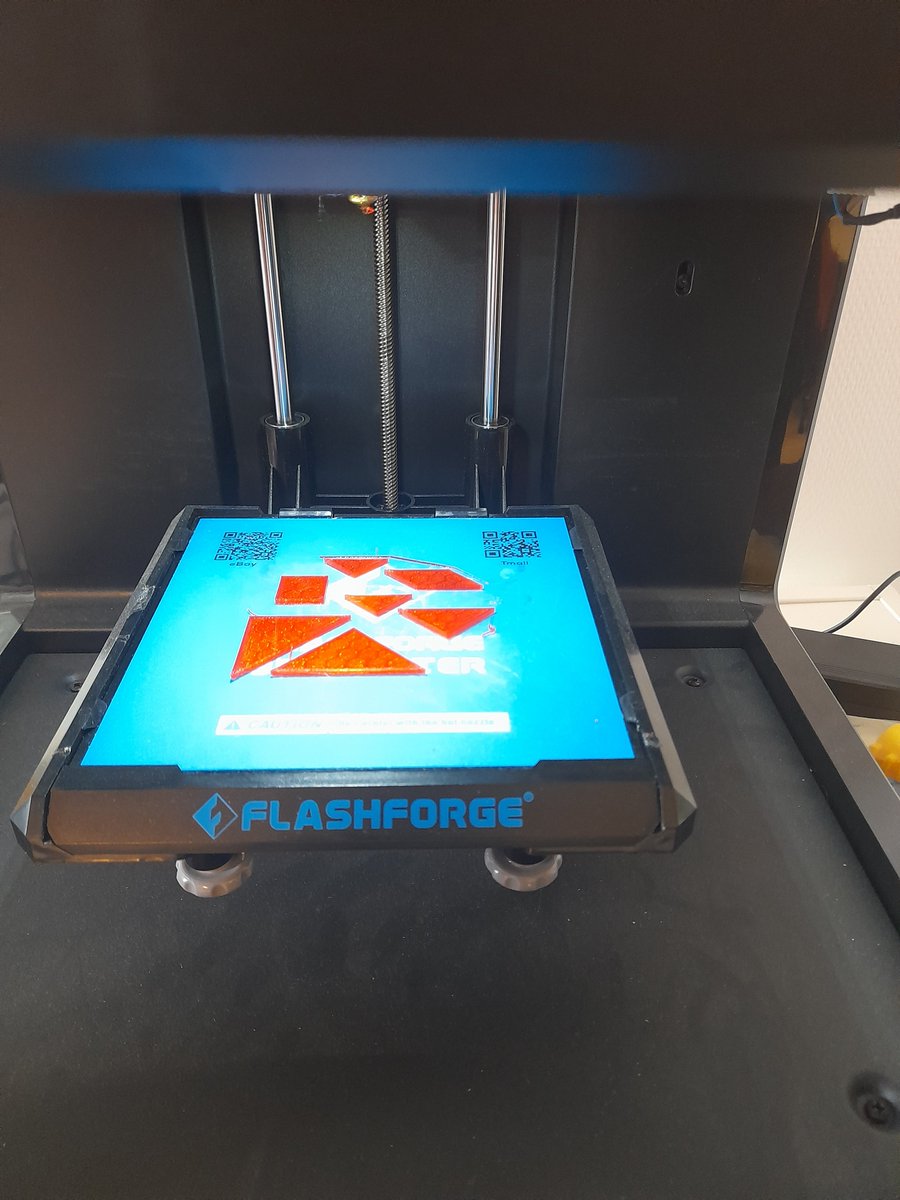 Formation <a href="/fablabalecole/">Fab Lab à l'école</a> pour les écoles de Clef-Vallée-d'Eure et Jules Michelet <a href="/VilleEvreux/">Ville d'Evreux</a> qui bénéficieront d'un fablab pour l'année. Découverte des machines à travers la réalisation d'un tangram libre. Résultats en bois, plastique et tissu !
<a href="/dsden27/">DSDEN27</a> <a href="/reseau_canope/">Réseau Canopé</a>