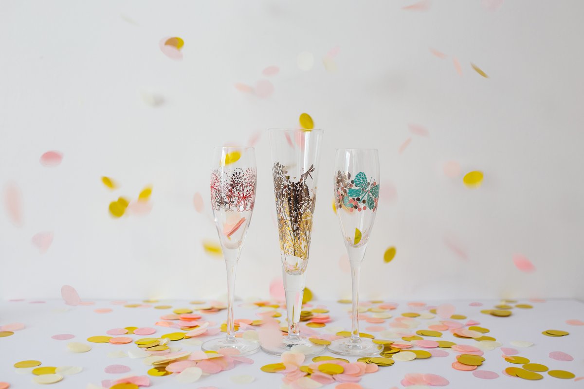 🥂#throwbackthursday to all of these gorgeous glassware designs that <a href="/rachael_taylor_/">𝚁𝚊𝚌𝚑𝚊𝚎𝚕 𝚃𝚊𝚢𝚕𝚘𝚛 ® 🧡</a> created for Ritzenhoff!

#rachaeltaylorstudio #rachaeltaylor #ritzenhoff #ritzenhoffmoment #glassware #glasswaredesign #printdesigner #patterndesigner #surfacepatterndesigner