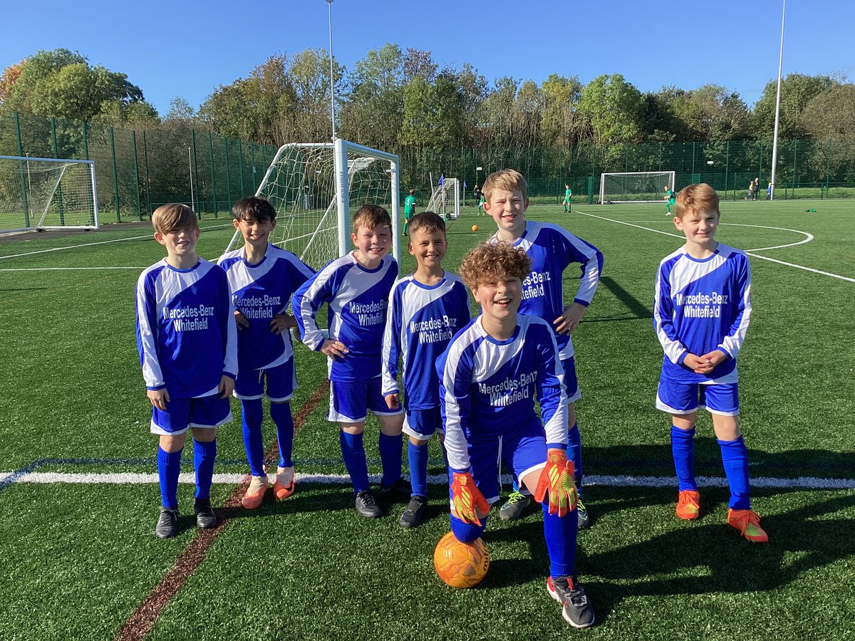 Year6sunnybank's tweet photo. These @Year5sunnybank and Year 6 children represented Sunny Bank with determination and pride this afternoon. The sun even came out for them. @sunnybankschool https://t.co/idwWR3EhSq