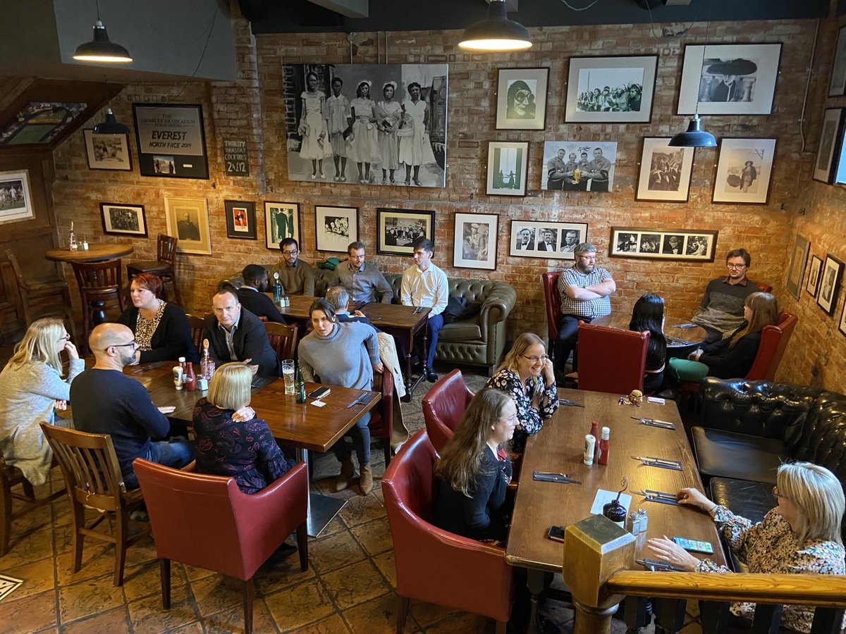Today we have enjoyed a lunch our to welcome our new starters to #TeamDNG

Welcome to the team!

Pictured: Aretha D’Costa, Debbie Grenville, Charlotte O’Toole alongside Partners Robyn Liddell and Andrew Clifford

#WeAreAFamily #WelcomeToTheTeam