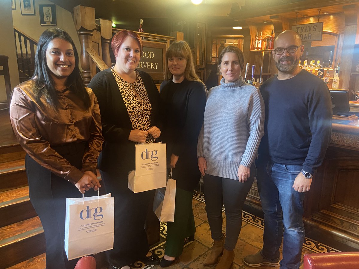 DNG_CA's tweet photo. Today we have enjoyed a lunch our to welcome our new starters to #TeamDNG

Welcome to the team!

Pictured: Aretha D’Costa, Debbie Grenville, Charlotte O’Toole alongside Partners Robyn Liddell and Andrew Clifford

#WeAreAFamily #WelcomeToTheTeam https://t.co/2j9piMGDAK