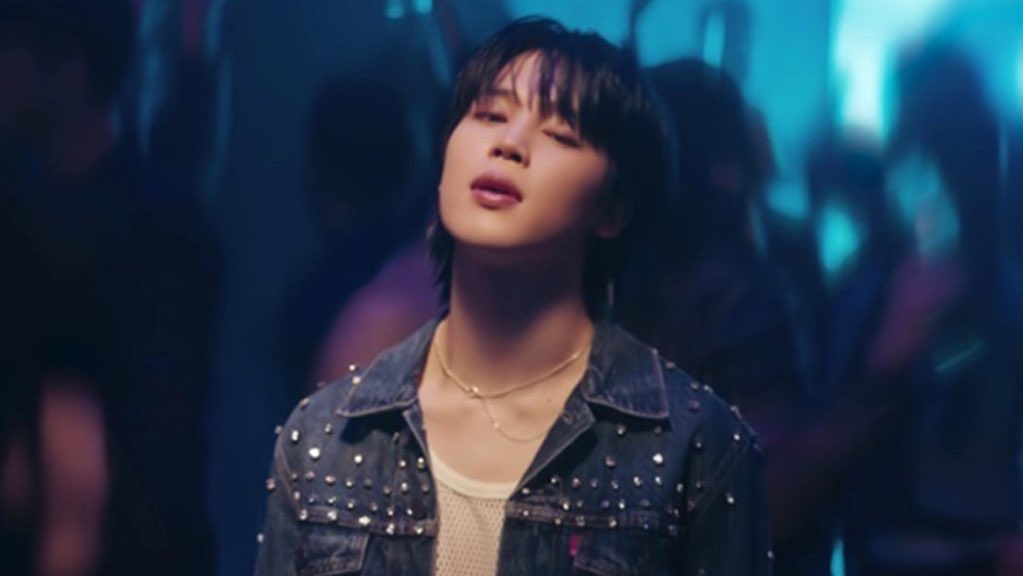 btschartsxdaily's tweet photo. Happy Birthday to one of the most beautiful and talented person in the world! Happy birthday #JIMIN 🎂🐥
 #HappyJiminDay https://t.co/Kpkux087l0